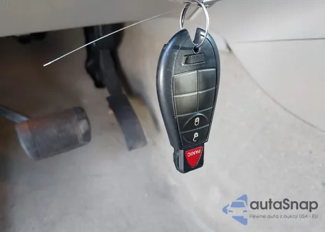 2013 Jeep Grand Cherokee Laredo z USA, uszkodzony, nr VIN 1C4RJFAG5DC587139